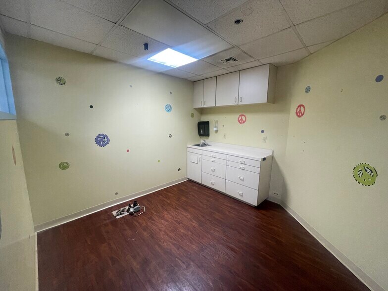 More Photos Of 1150 Portion Rd, Holtsville Medical For Lease
