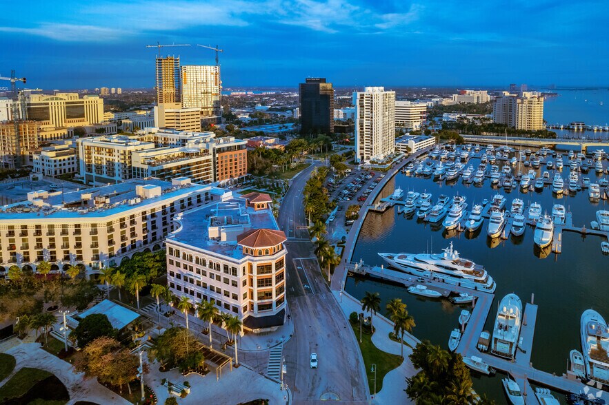 More Photos Of 1 N Clematis St, West Palm Beach Office For Lease