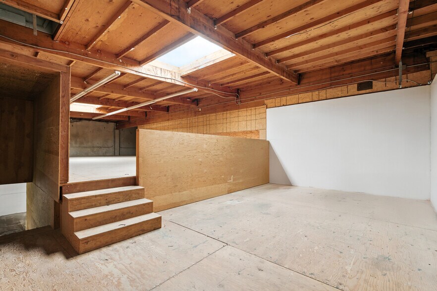 More Photos Of 23120 Mariposa Ave, Torrance Warehouse For Sale