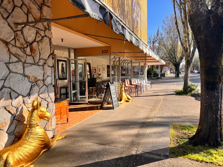 More Photos Of 233 SW 2nd St, Corvallis Storefront For Sale