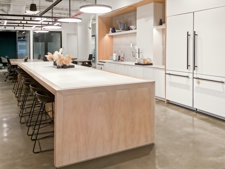 More Photos Of 30- 10 41st Ave, Long Island City Coworking Space