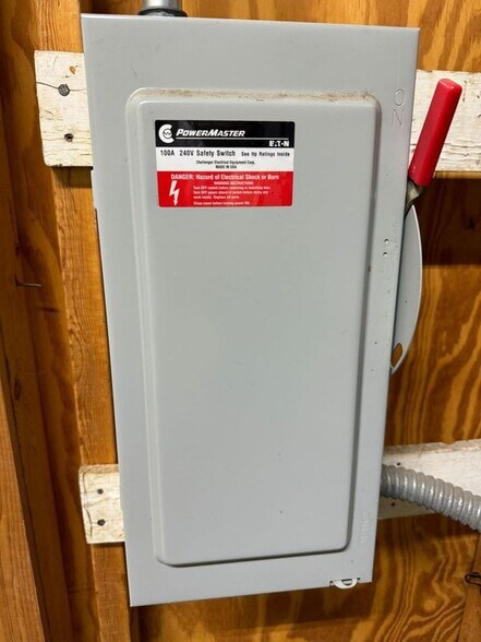 More Photos Of 2032 Sylvester Dr, Moultrie Unknown For Lease