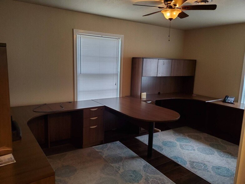 More Photos Of 5605 George Bush Dr, Katy Medical For Lease