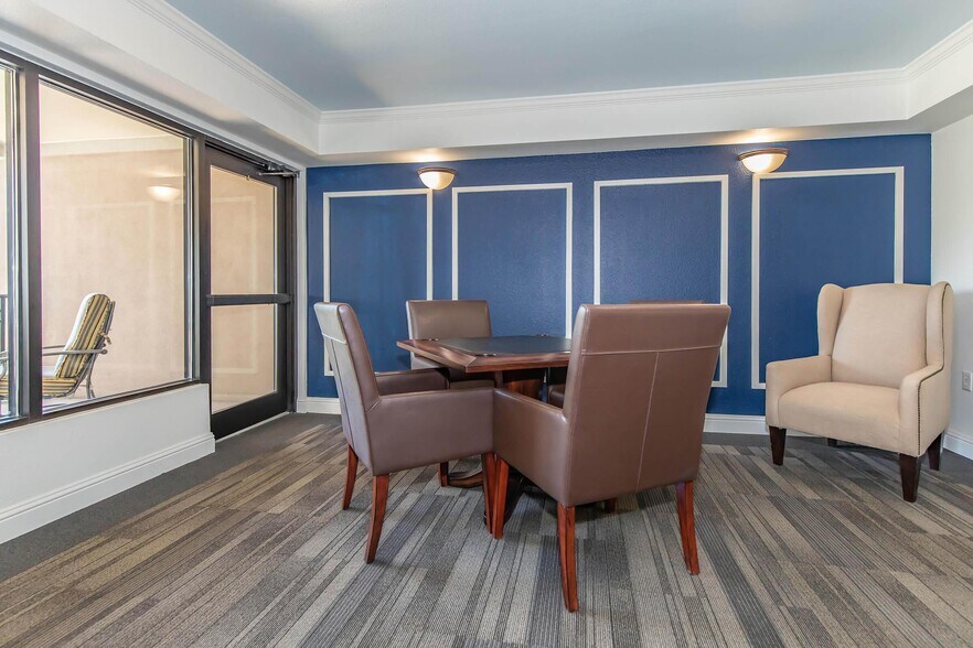 More Photos Of 1027 Washington Ave, Golden Apartments For Lease