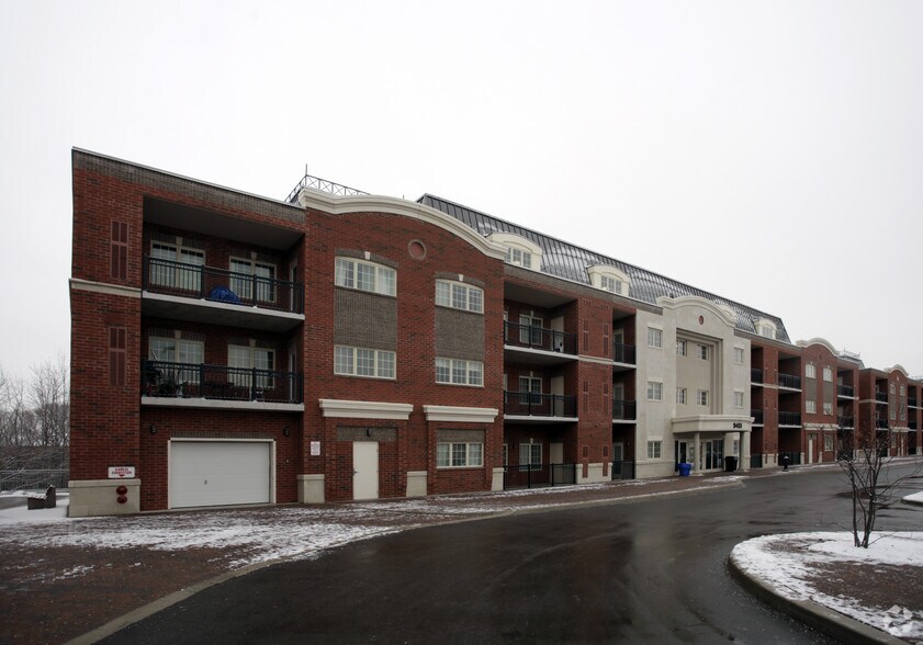 More Photos Of 9431-9471 Jane St, Vaughan Apartments For Lease