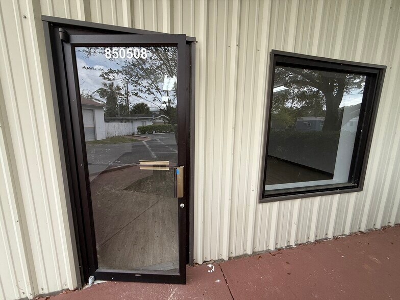 More Photos Of 850500 Us-17, Yulee Auto Repair For Lease