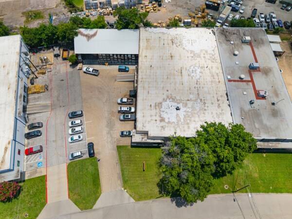More Photos Of 9210 King Arthur Dr, Dallas Distribution For Lease