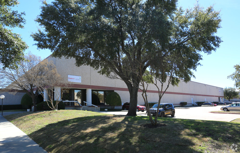 Primary Photo Of 2075 McDaniel Dr, Carrollton Distribution For Lease