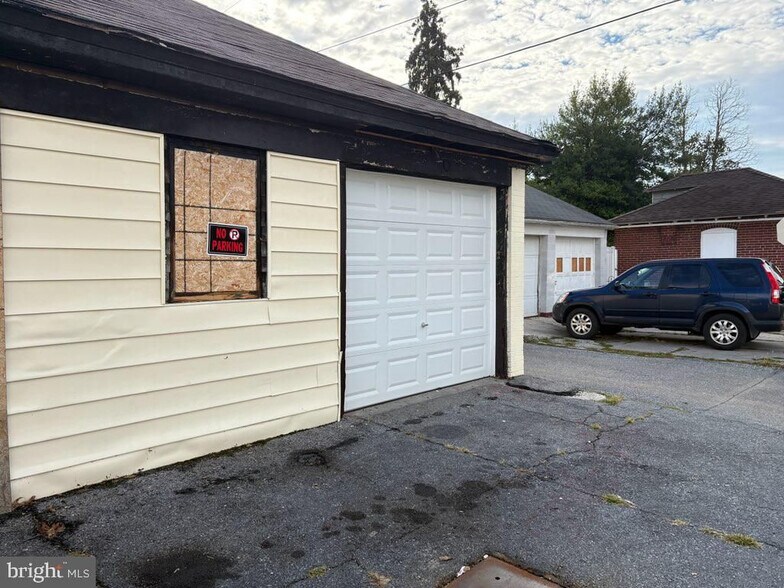 Primary Photo Of 430 N Gannon St, Lebanon Specialty For Sale