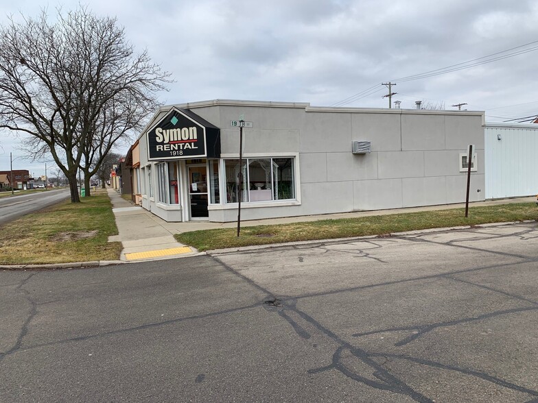 Primary Photo Of 1918 Ford Ave, Wyandotte General Retail For Sale