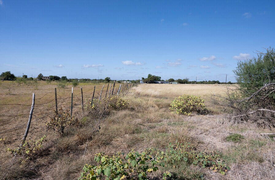 More Photos Of 1833 County Road 305, Jarrell Land For Sale