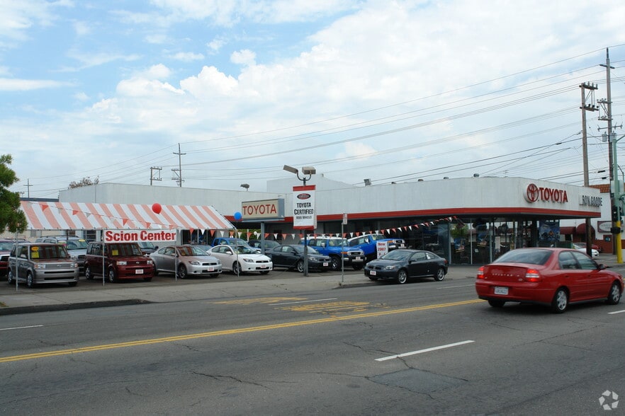 More Photos Of 1825 Park St, Alameda Auto Dealership For Sale