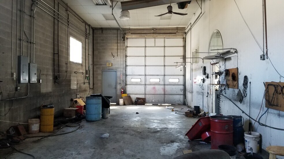 More Photos Of 12541 Minuteman Dr, Draper Auto Repair For Sale