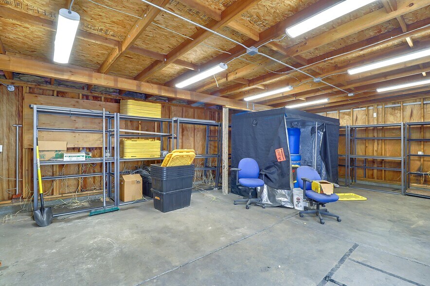 More Photos Of 1025 44th Ave, Oakland Warehouse For Sale