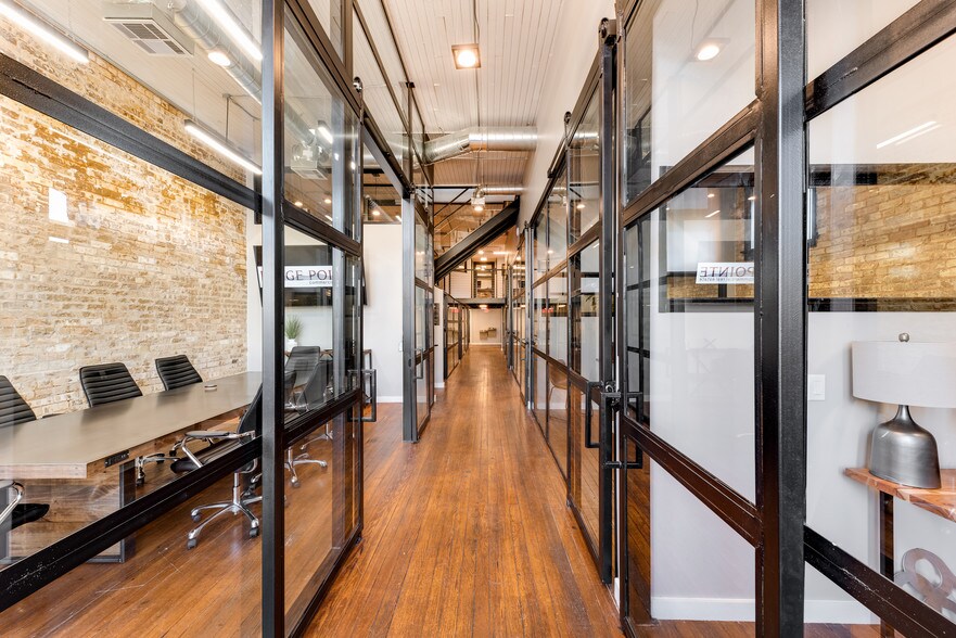 More Photos Of 102 S Goliad St, Rockwall Office For Lease