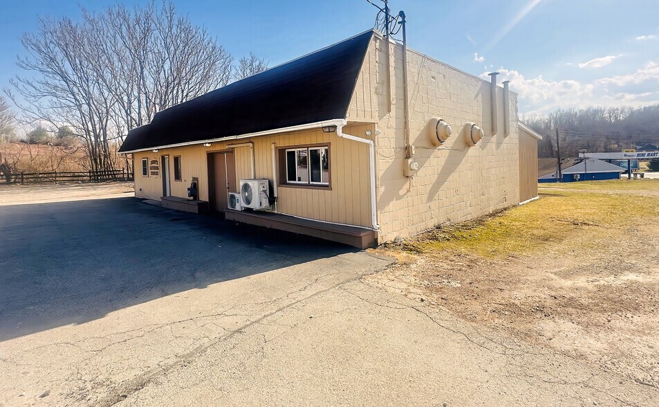 More Photos Of 16 Legion St, Republic Freestanding For Sale