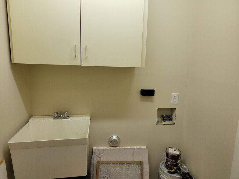 More Photos Of 729 Thimble Shoals Blvd, Newport News Medical For Sale