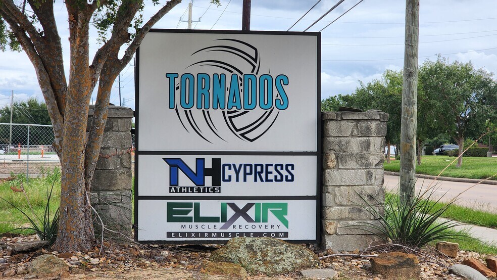 More Photos Of 8835 Wheat Cross Dr, Houston Freestanding For Lease