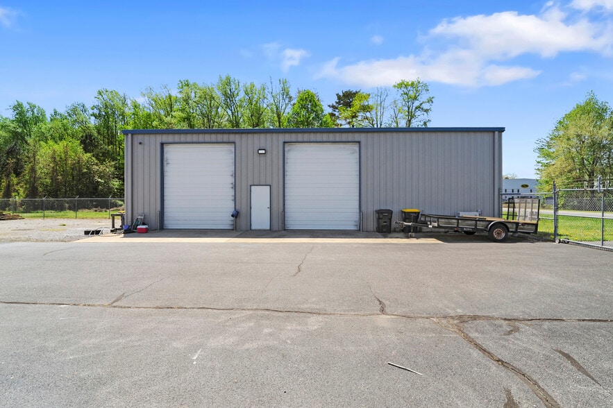 More Photos Of 198 Mullet Run, Milford Light Distribution For Sale