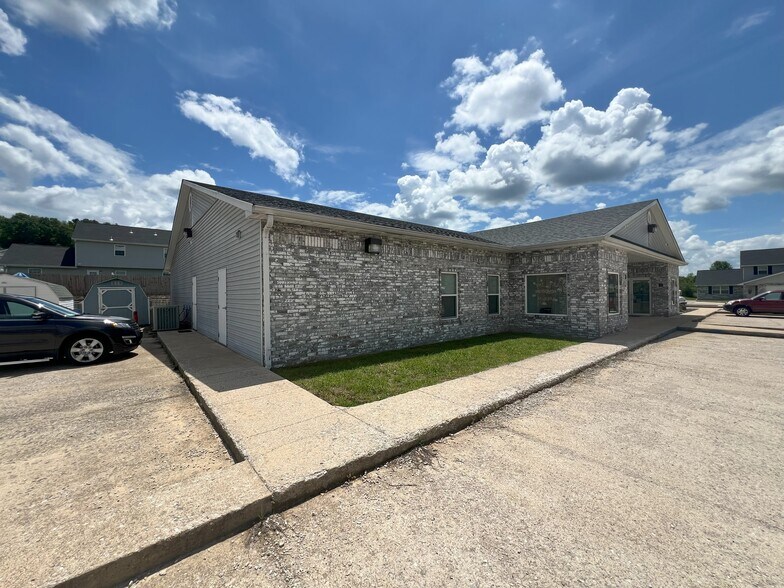 More Photos Of 19788 Sackett Ln, Waynesville Office For Sale