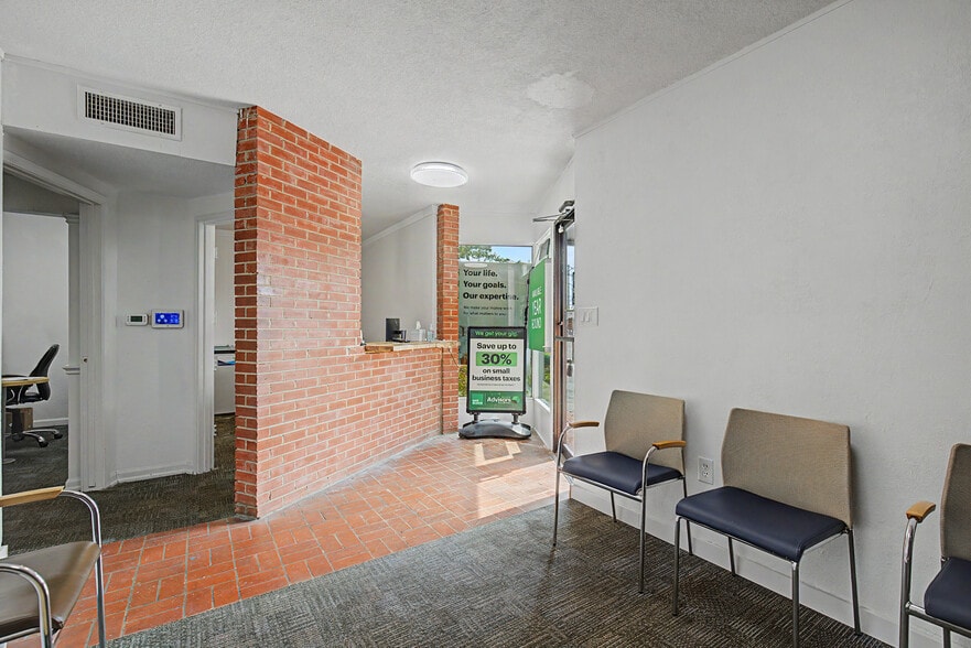 More Photos Of 1614 Holland St, Houston Office For Sale