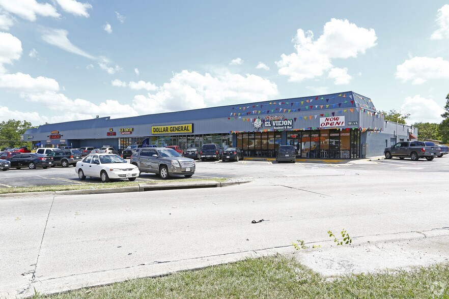 Primary Photo Of 1530-1560 S 1st St, Garland Storefront For Lease