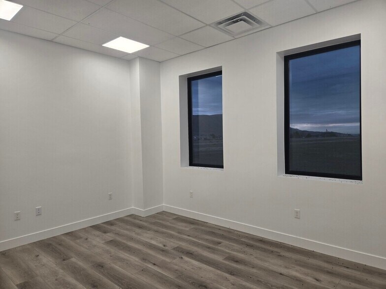 More Photos Of 1548 American Way, Payson Warehouse For Lease