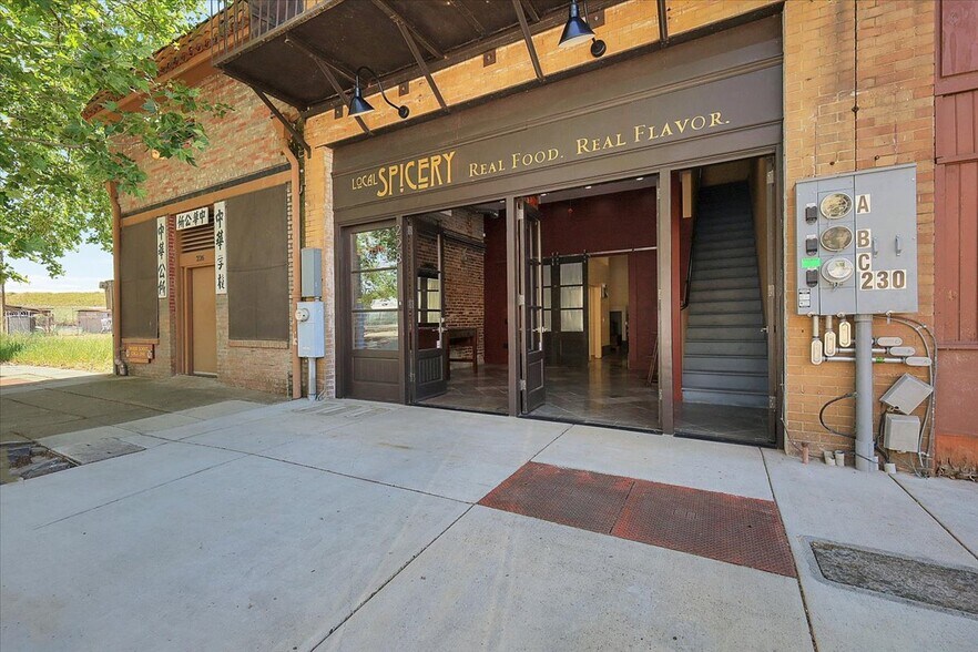 More Photos Of 228 1st St, Marysville Storefront Retail Residential For Sale
