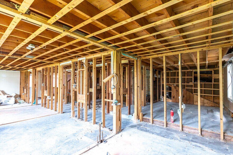 More Photos Of 23 E Main St, Hancock Restaurant For Sale