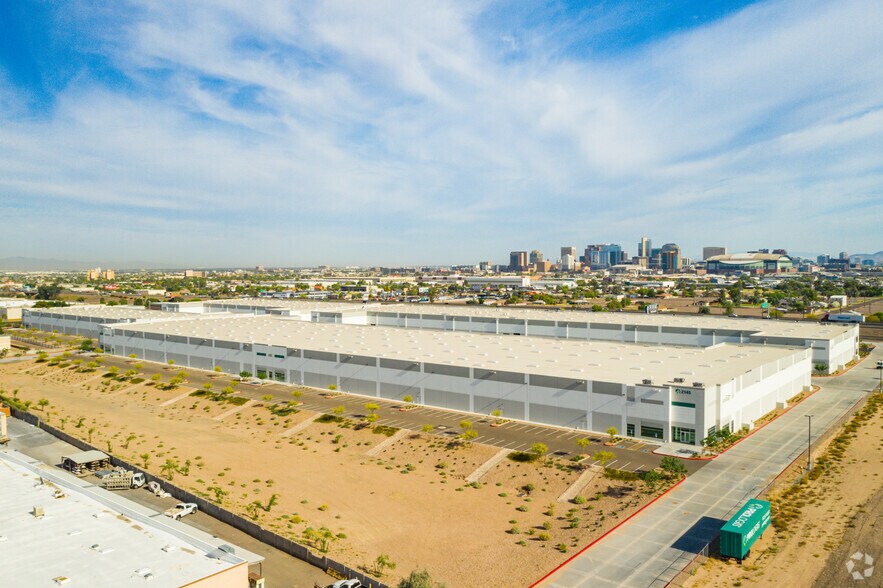 More Photos Of 2133 S 7th St, Phoenix Distribution For Lease