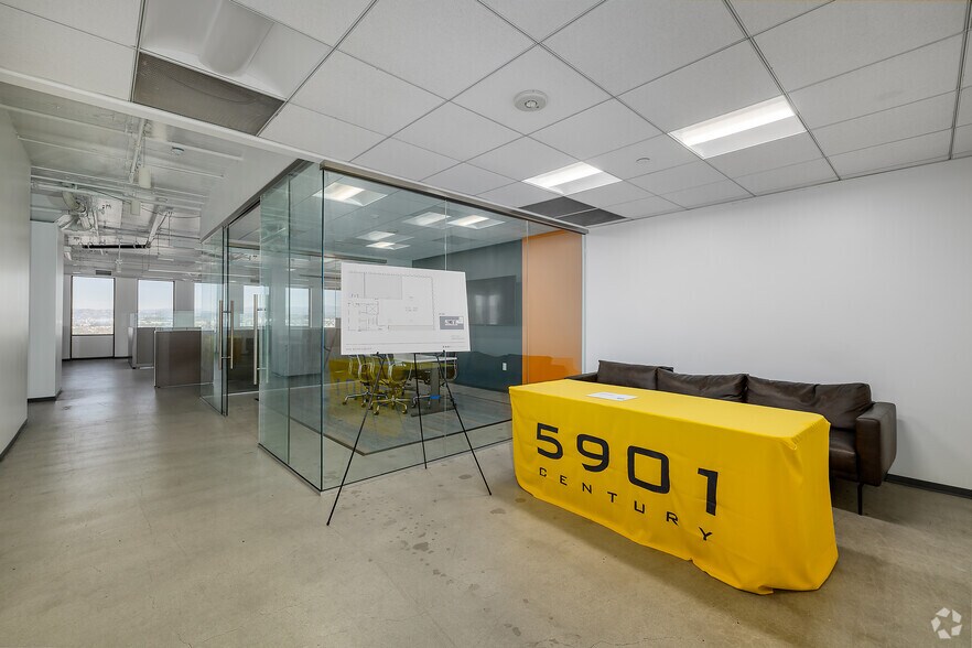 More Photos Of 5901 W Century Blvd, Los Angeles Coworking Space