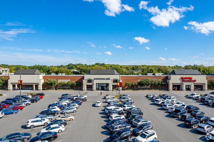 More Photos Of 330 Franklin Rd, Brentwood Unknown For Lease