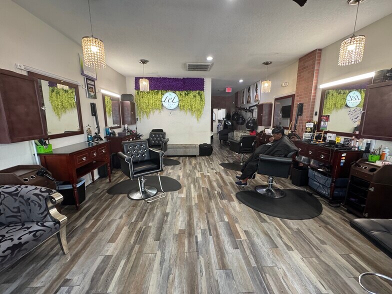 More Photos Of 1610 Central Ave, Saint Petersburg Storefront For Lease