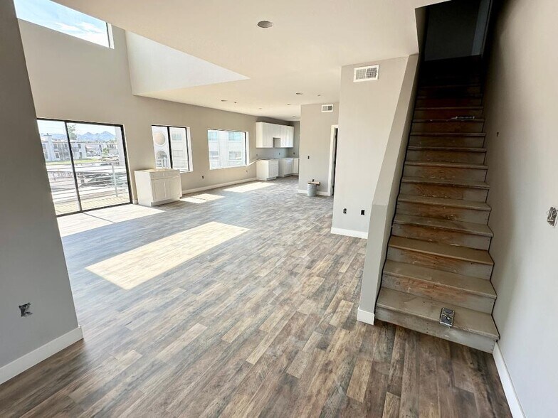 More Photos Of 11830 N 28th Dr, Phoenix Apartments For Sale