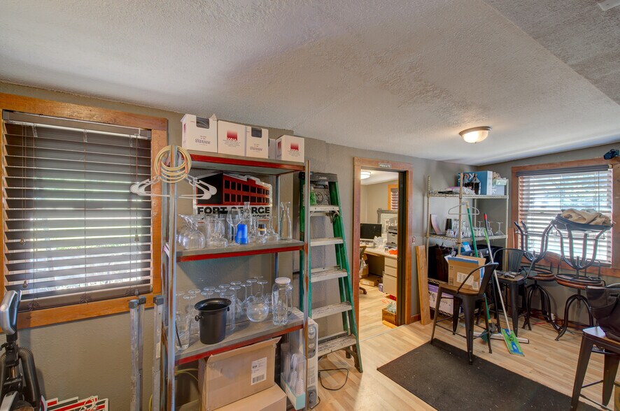 More Photos Of 780-782 US 101, Chinook Restaurant For Sale