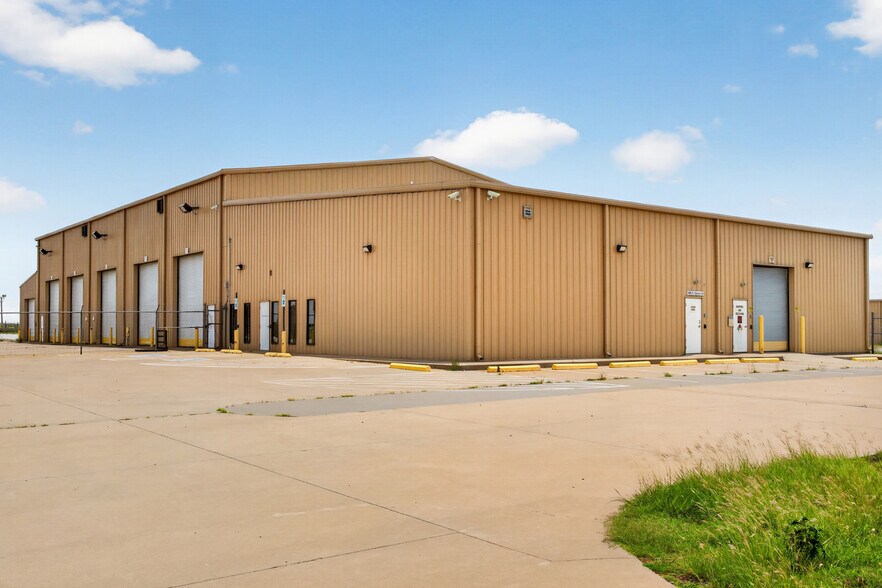 More Photos Of 906 S Eastern Ave, Elk City Warehouse For Sale