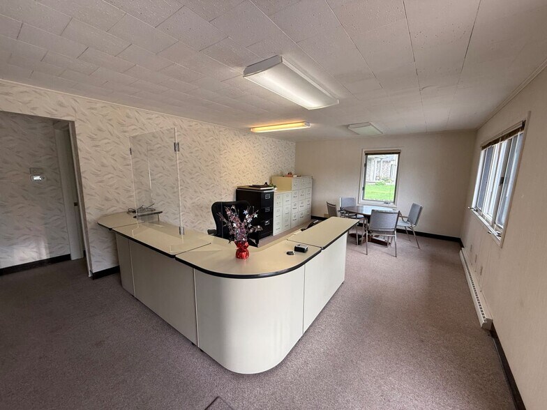 More Photos Of N4080 Hwy E, Freedom Office For Sale