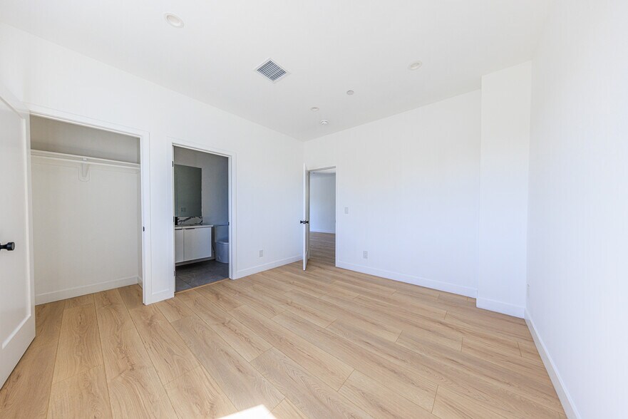 More Photos Of 1954-1958 Purdue Ave, Los Angeles Apartments For Sale