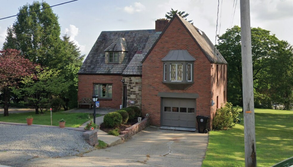 Primary Photo Of 118 Broughton Rd, Bethel Park Office For Lease