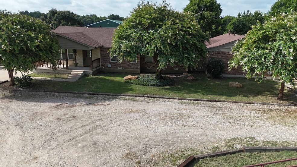More Photos Of 1003 FM664 Ferris, TX, Red Oak Office For Sale