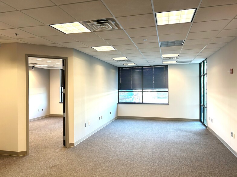 More Photos Of 43766 Trade Center Pl, Sterling Light Manufacturing For Sale