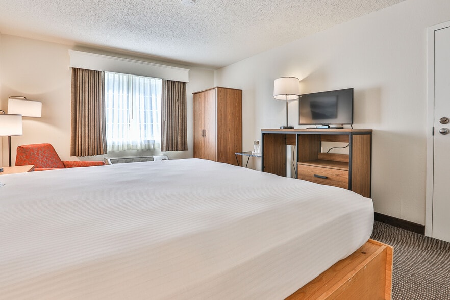 More Photos Of 43 Coosawatee Drive, East Ellijay Hotel For Sale