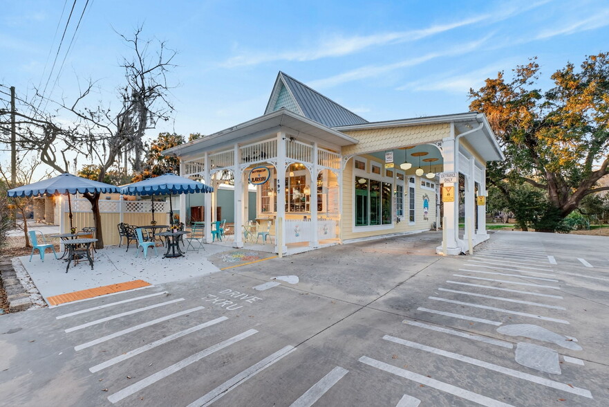 Primary Photo Of 197 E Church St, Deland Restaurant For Sale