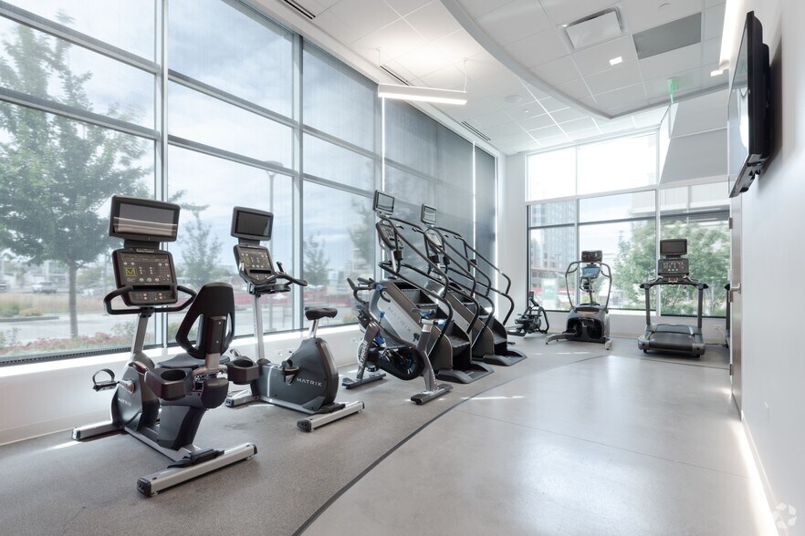 More Photos Of 2000 S Colorado Blvd, Denver Office For Lease