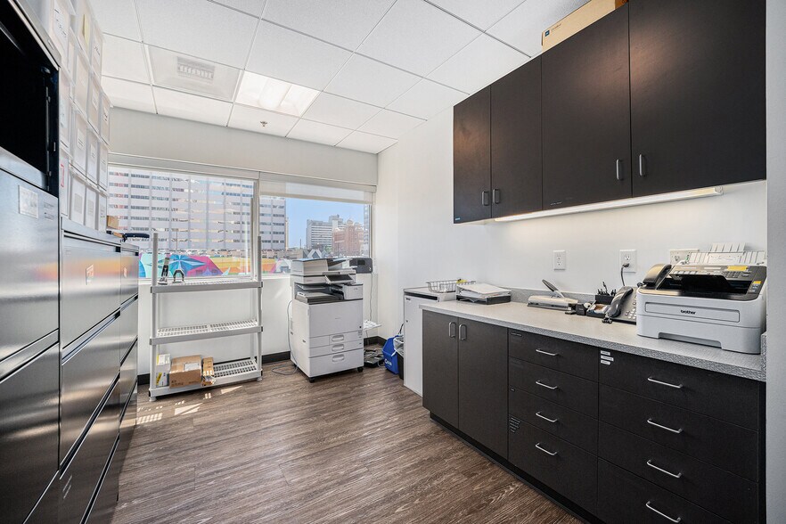 More Photos Of 1800 Glenarm Pl, Denver Office For Sale