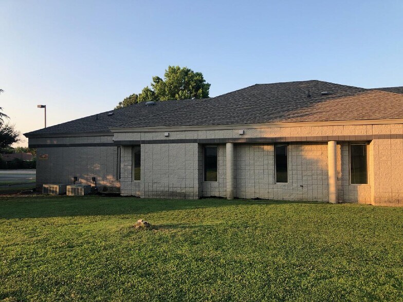 More Photos Of 9506 Hospital Ave, Nassawadox Medical For Sale