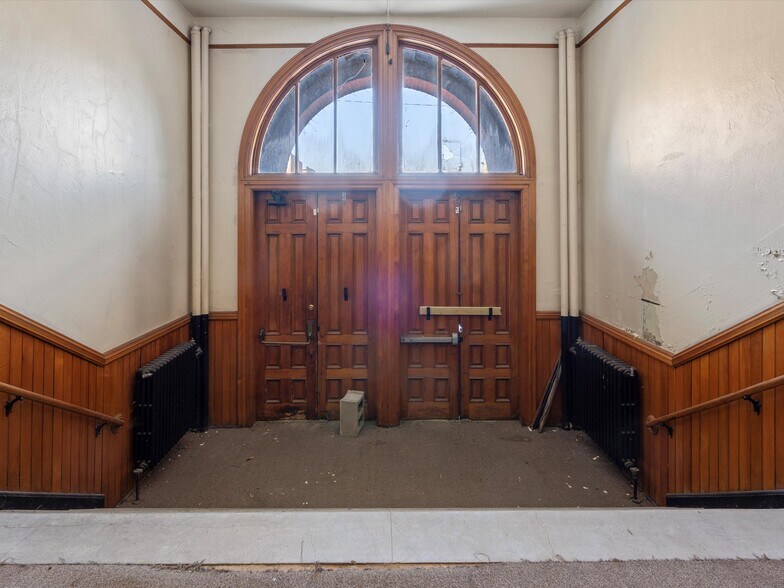 More Photos Of 453 Martin Luther King Jr. Blvd, Detroit Loft Creative Space For Sale