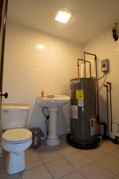 More Photos Of 208 2nd St SW, Carrollton Freestanding For Sale