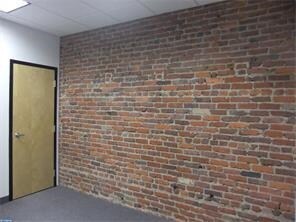 More Photos Of 422 Mill St, Bristol Office For Sale