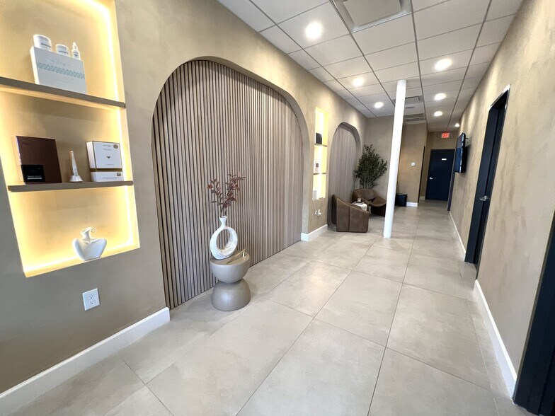 More Photos Of 16616-16744 Champion Forest Dr, Spring Unknown For Lease
